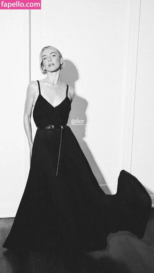 Julianne Hough / juleshough Onlyfans Photo Gallery 