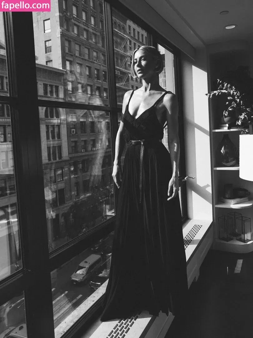 Julianne Hough / juleshough Onlyfans Photo Gallery 