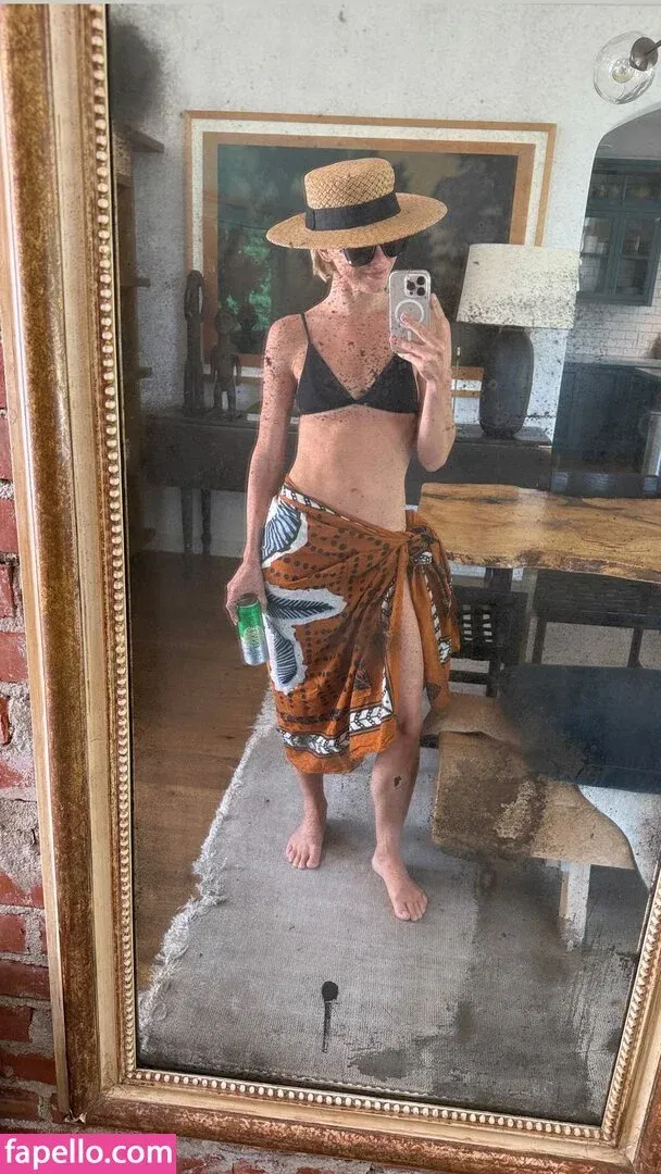 Julianne Hough / juleshough Onlyfans Photo Gallery 