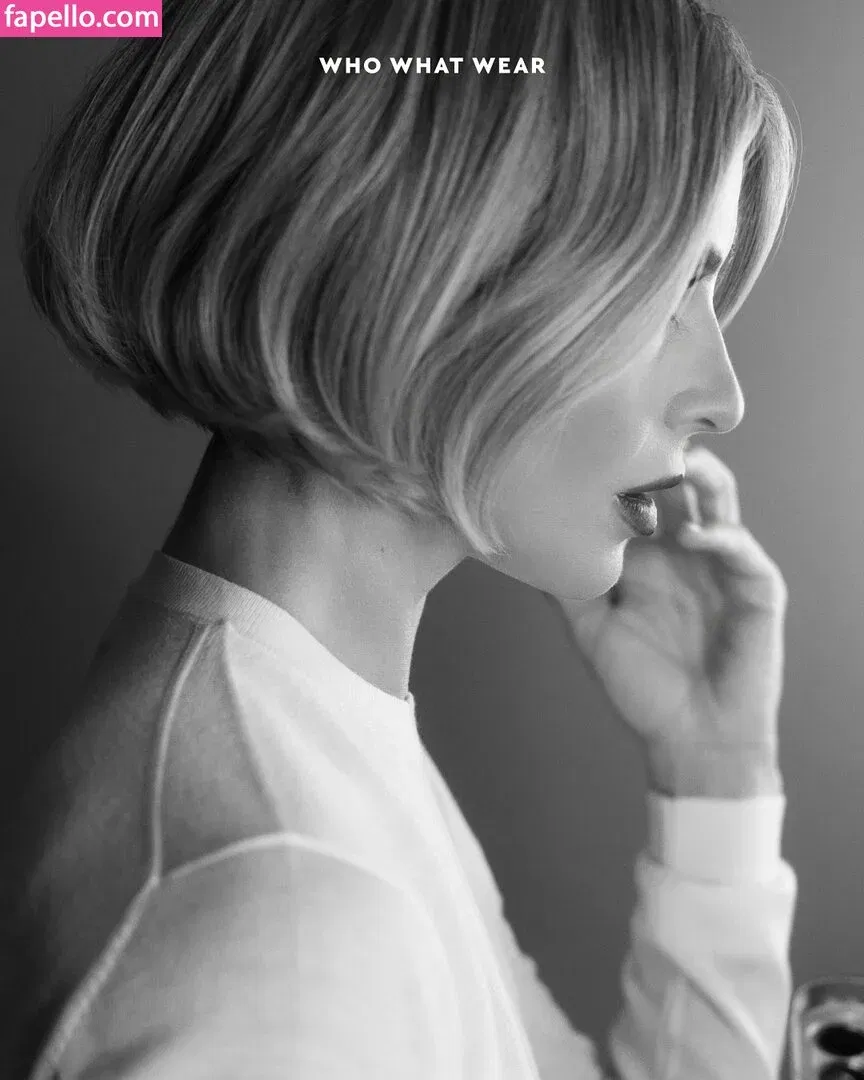 Julianne Hough / juleshough Onlyfans Photo Gallery 