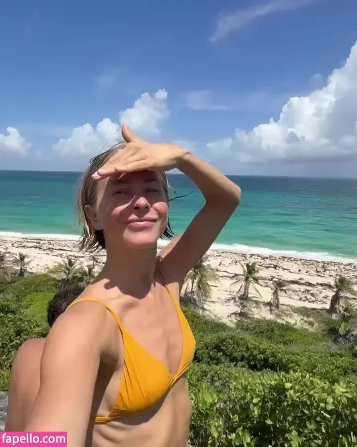 Julianne Hough / juleshough Onlyfans Photo Gallery 