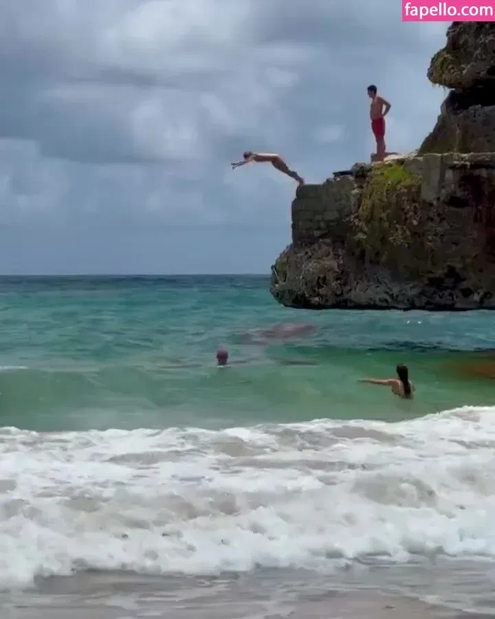 Julianne Hough / juleshough Onlyfans Photo Gallery 