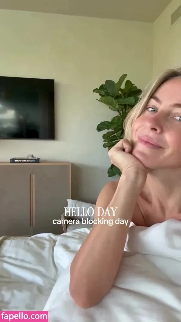 Julianne Hough / juleshough Onlyfans Photo Gallery 