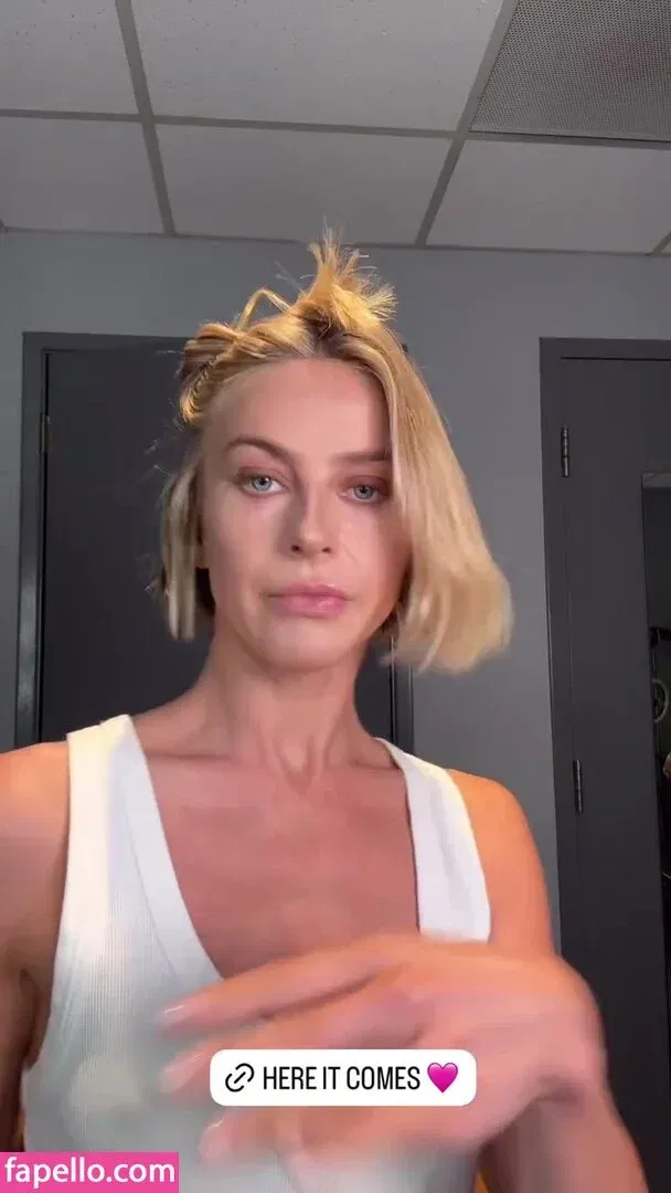Julianne Hough / juleshough Onlyfans Photo Gallery 