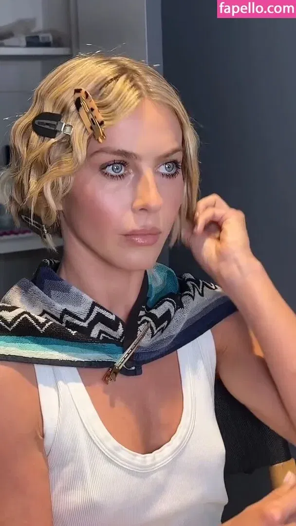 Julianne Hough / juleshough Onlyfans Photo Gallery 