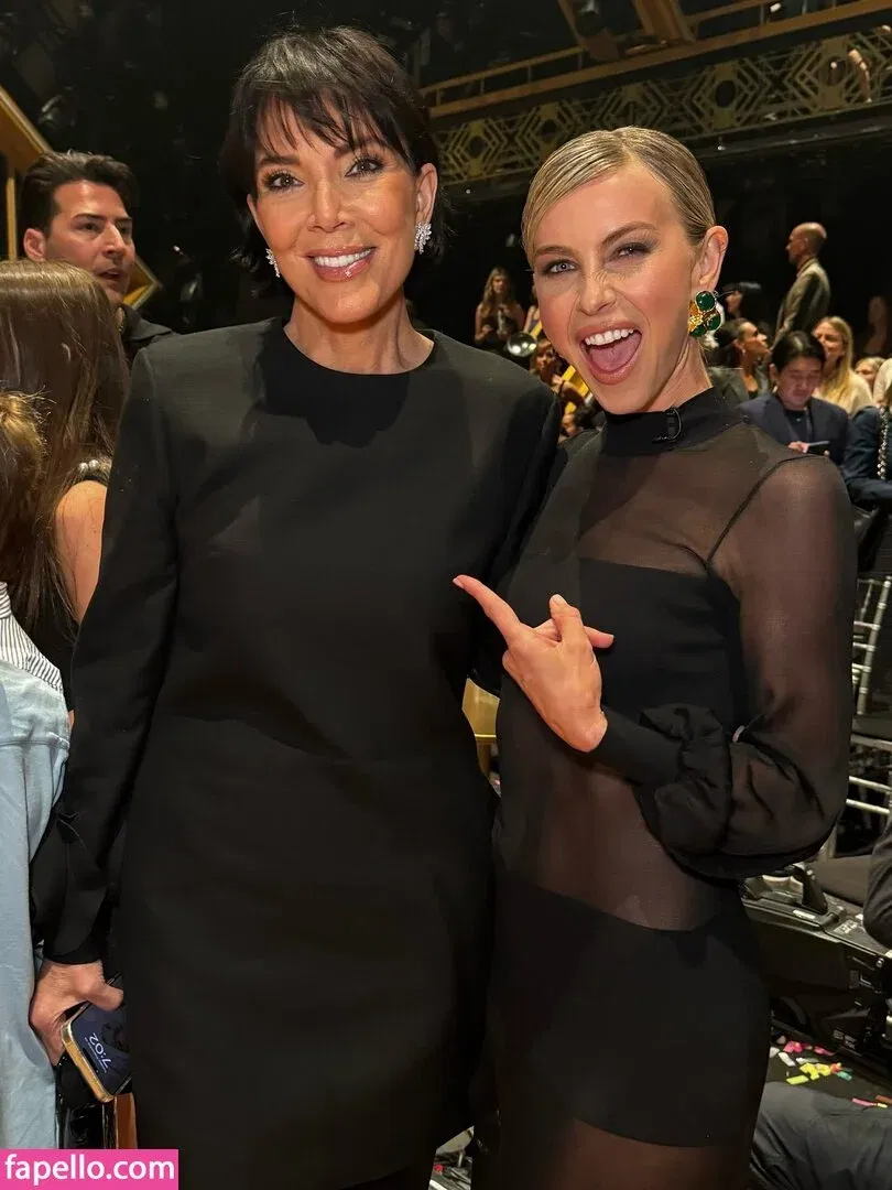 Julianne Hough / juleshough Onlyfans Photo Gallery 