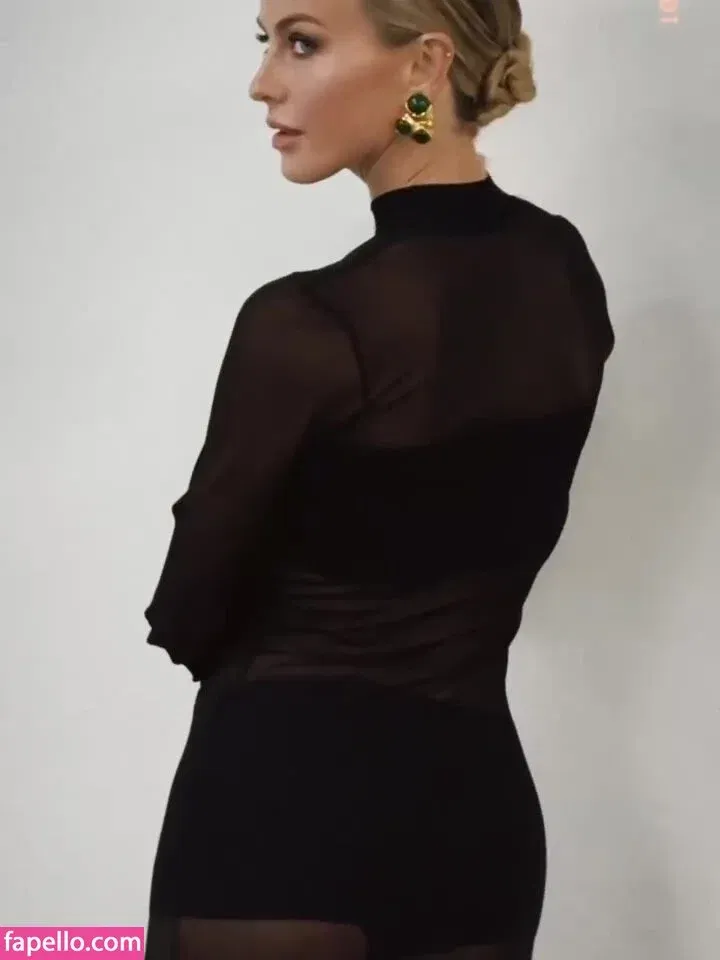 Julianne Hough / juleshough Onlyfans Photo Gallery 