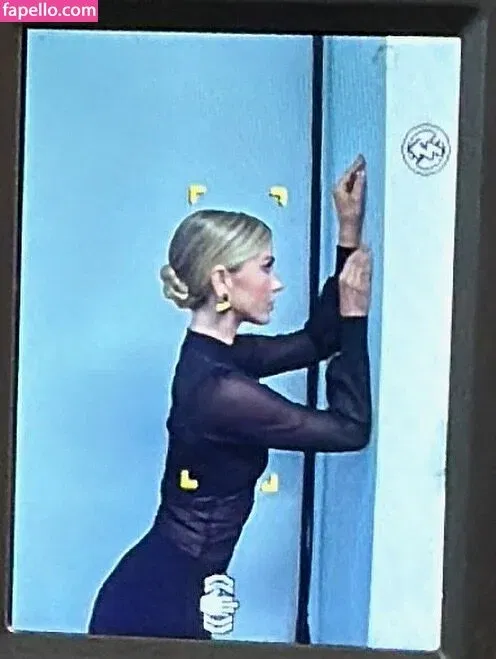 Julianne Hough / juleshough Onlyfans Photo Gallery 