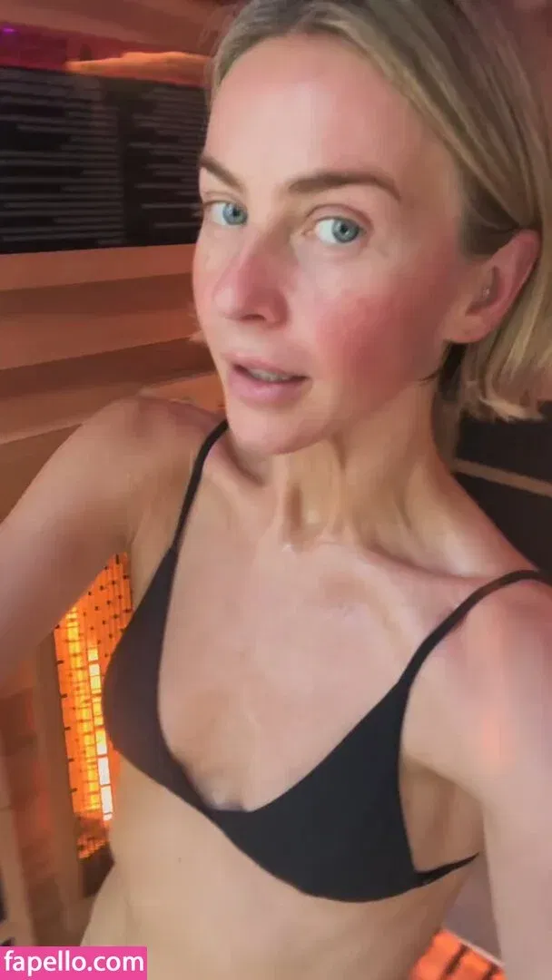 Julianne Hough / juleshough Onlyfans Photo Gallery 