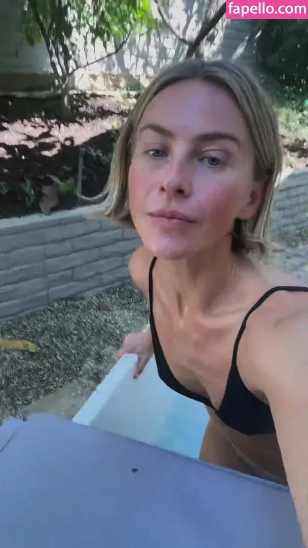 Julianne Hough / juleshough Onlyfans Photo Gallery 