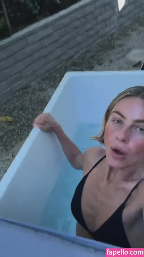 Julianne Hough / juleshough Onlyfans Photo Gallery 