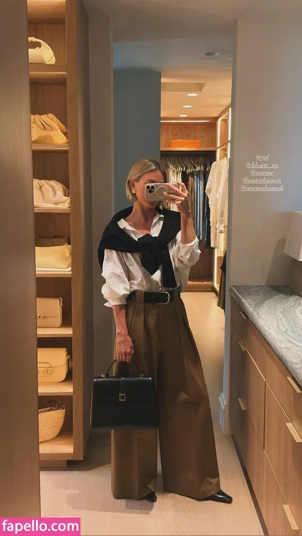 Julianne Hough / juleshough Onlyfans Photo Gallery 