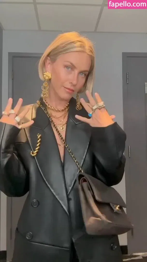 Julianne Hough / juleshough Onlyfans Photo Gallery 