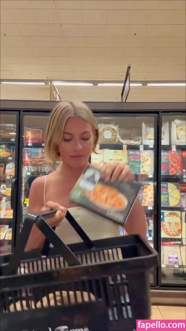 Julianne Hough / juleshough Onlyfans Photo Gallery 