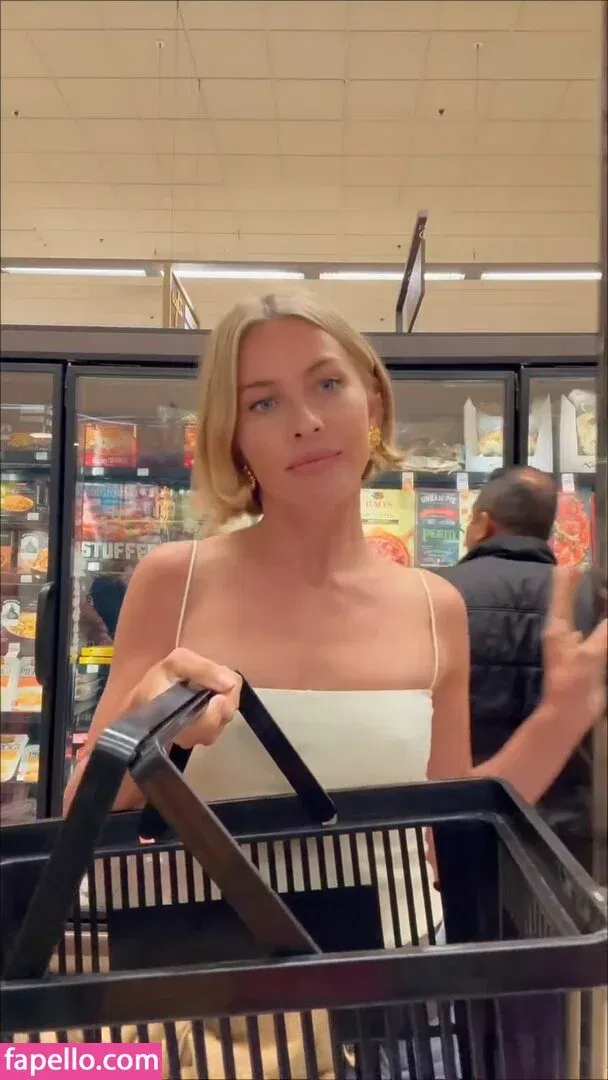 Julianne Hough / juleshough Onlyfans Photo Gallery 