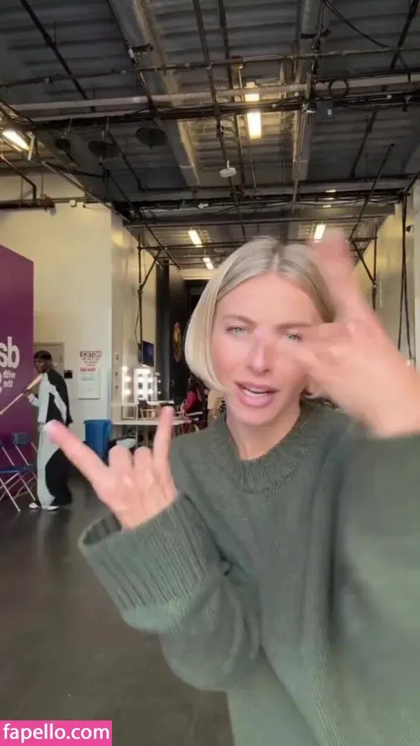 Julianne Hough / juleshough Onlyfans Photo Gallery 