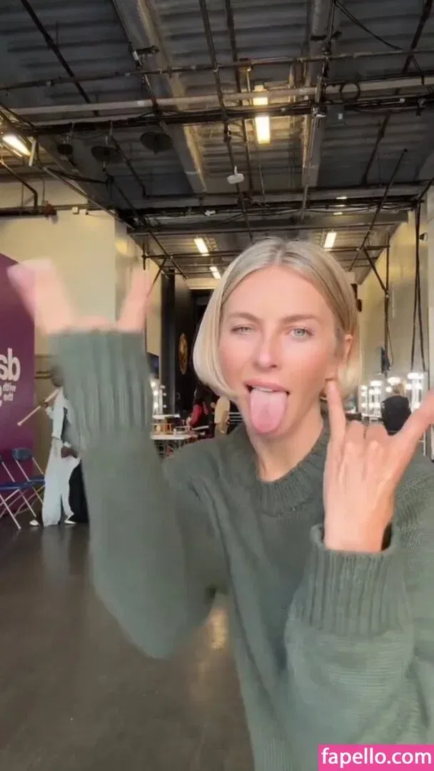 Julianne Hough / juleshough Onlyfans Photo Gallery 