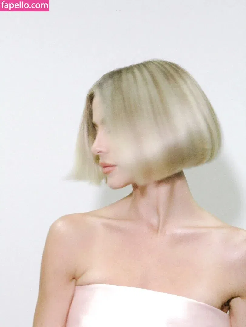 Julianne Hough / juleshough Onlyfans Photo Gallery 