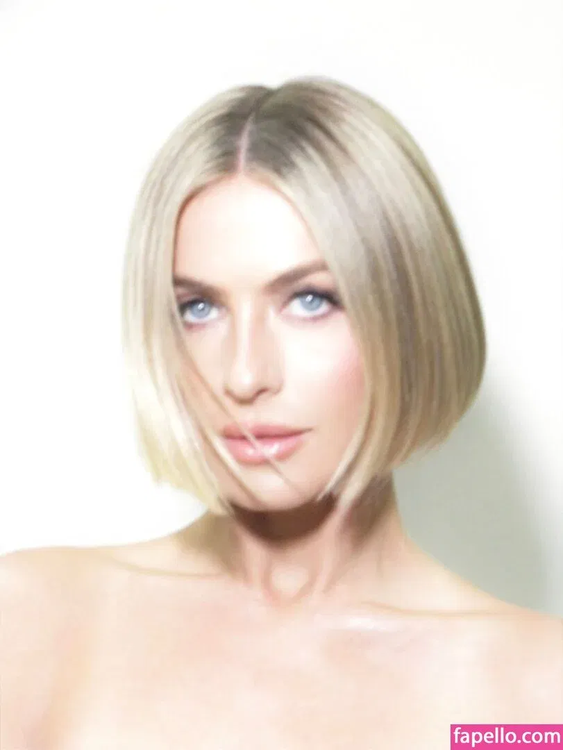 Julianne Hough / juleshough Onlyfans Photo Gallery 