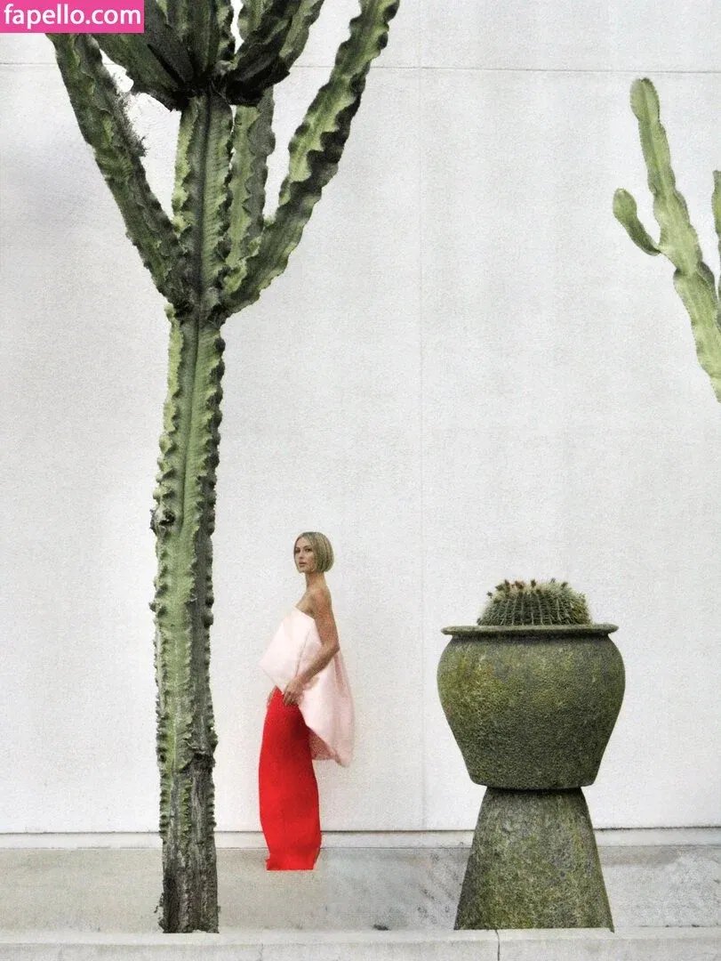 Julianne Hough / juleshough Onlyfans Photo Gallery 