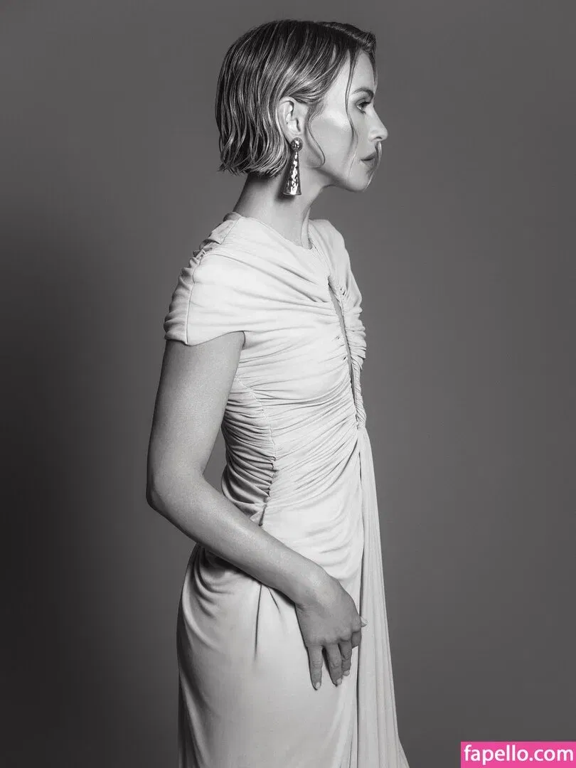 Julianne Hough / juleshough Onlyfans Photo Gallery 