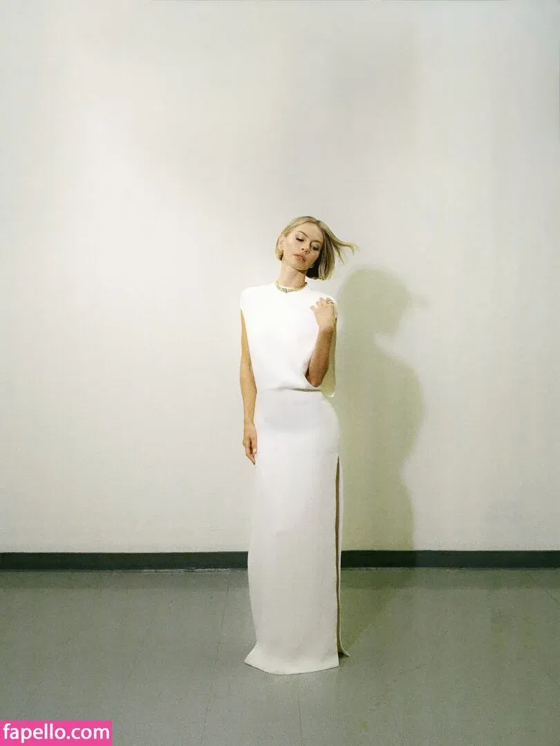 Julianne Hough / juleshough Onlyfans Photo Gallery 