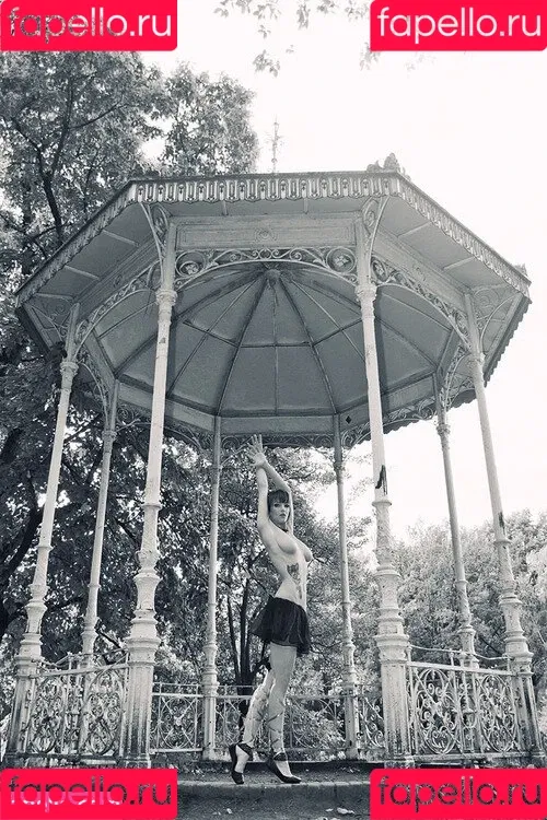 Mediha.San aka Intensivstati0nPrinzessin / mediha.san.x / medihasan Onlyfans Photo Gallery 