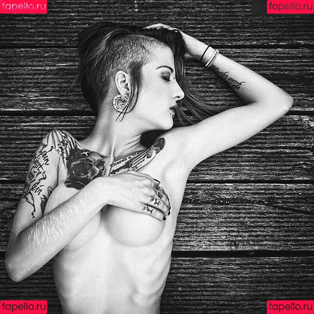 Mediha.San aka Intensivstati0nPrinzessin / mediha.san.x / medihasan Onlyfans Photo Gallery 