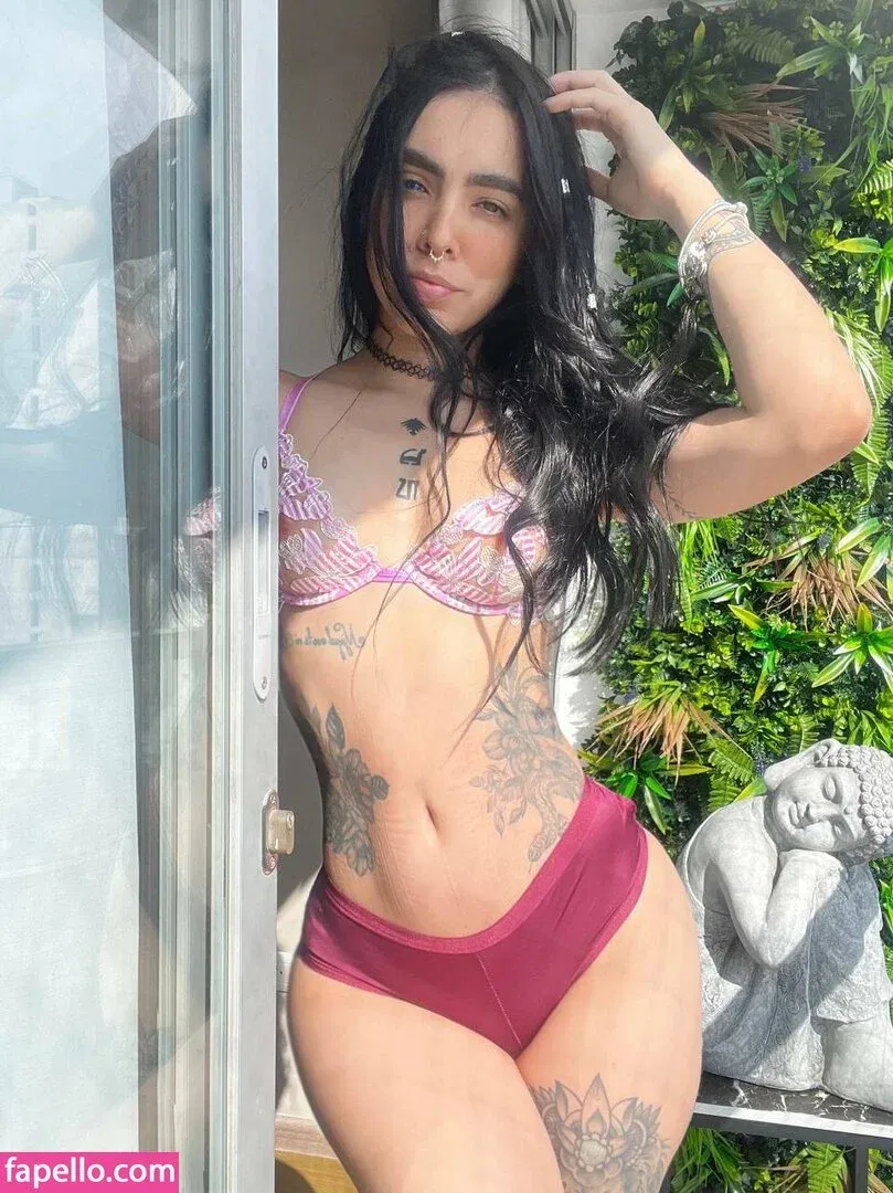 mikaelamvp / mikaelamvpoficial Onlyfans Photo Gallery 