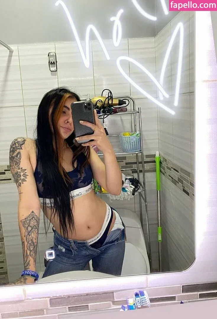 mikaelamvp / mikaelamvpoficial Onlyfans Photo Gallery 