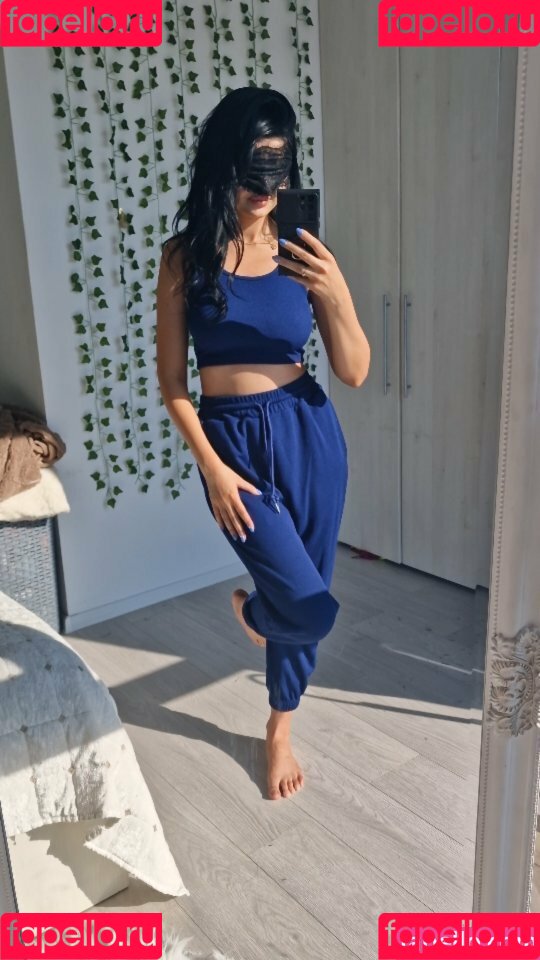 atomicbrunette18 Onlyfans Photo Gallery 