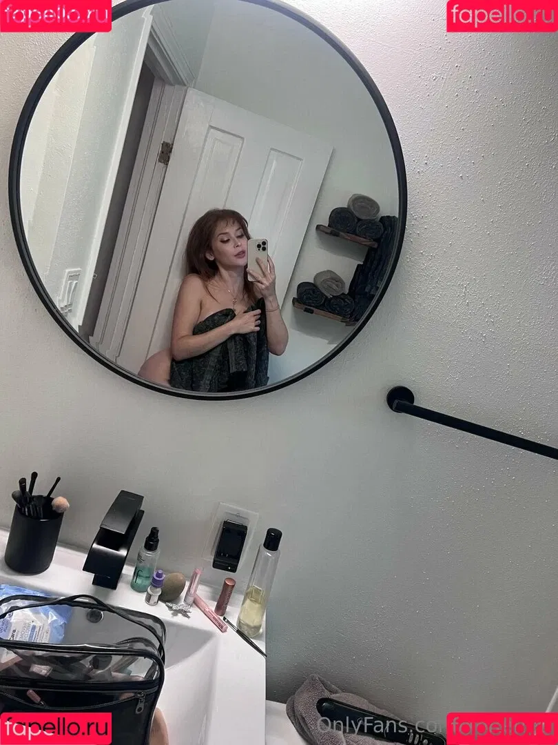 Renee Olstead / xorenee / xoreneeo Onlyfans Photo Gallery 