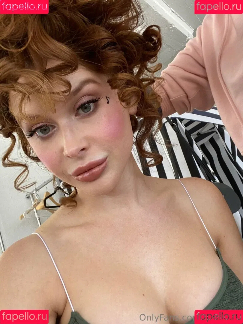 Renee Olstead / xorenee / xoreneeo Onlyfans Photo Gallery 