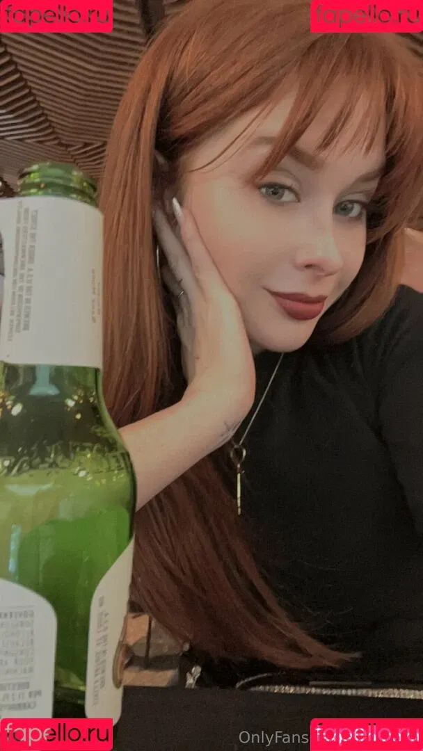 Renee Olstead / xorenee / xoreneeo Onlyfans Photo Gallery 