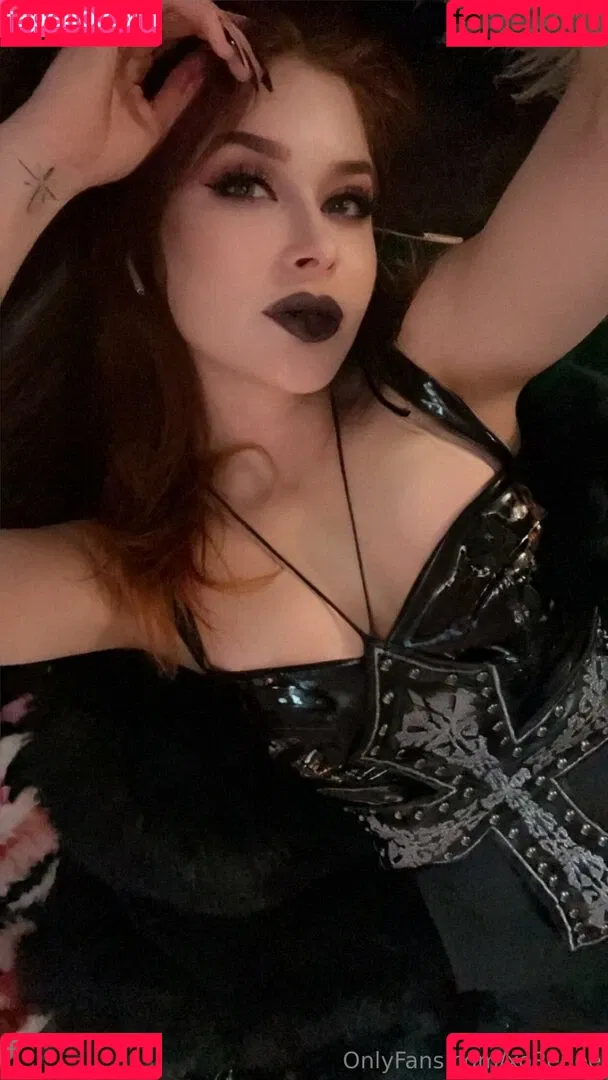 Renee Olstead / xorenee / xoreneeo Onlyfans Photo Gallery 