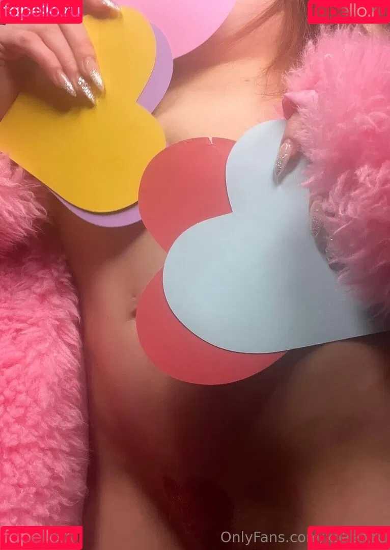Renee Olstead / xorenee / xoreneeo Onlyfans Photo Gallery 