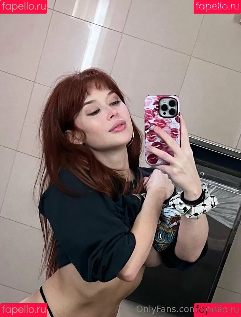 Renee Olstead / xorenee / xoreneeo Onlyfans Photo Gallery 