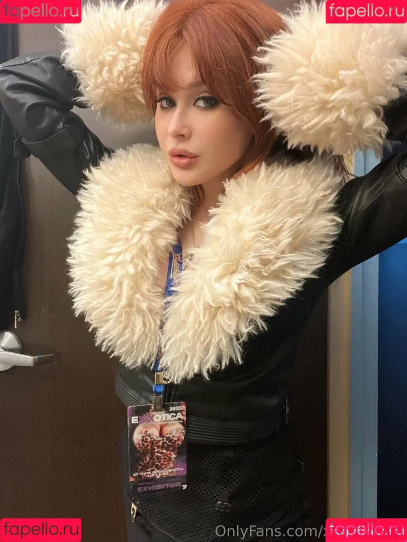 Renee Olstead / xorenee / xoreneeo Onlyfans Photo Gallery 
