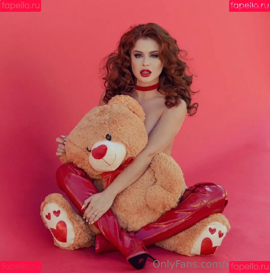 Renee Olstead / xorenee / xoreneeo Onlyfans Photo Gallery 