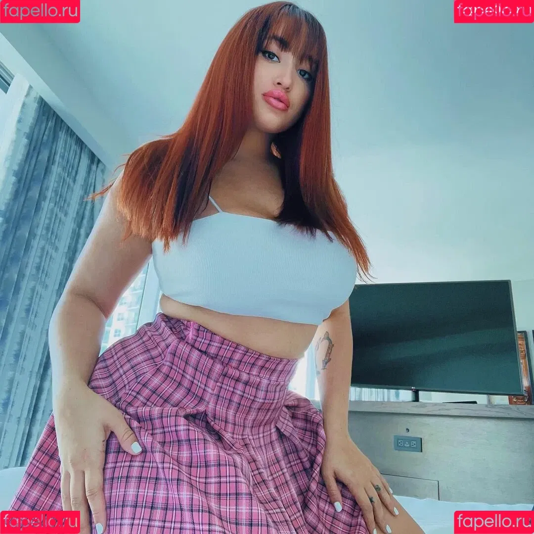 Nia Bleu / champagne.pocky / niableuofficial / niableuxo Onlyfans Photo Gallery 