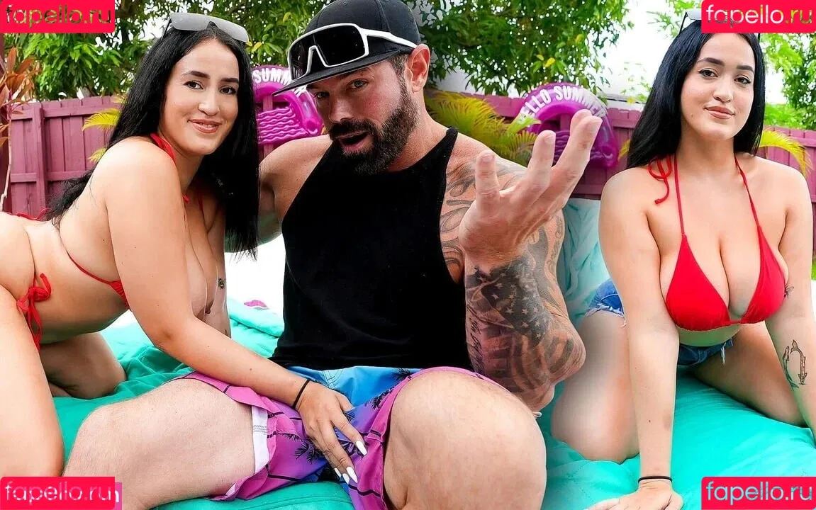 Nia Bleu / champagne.pocky / niableuofficial / niableuxo Onlyfans Photo Gallery 