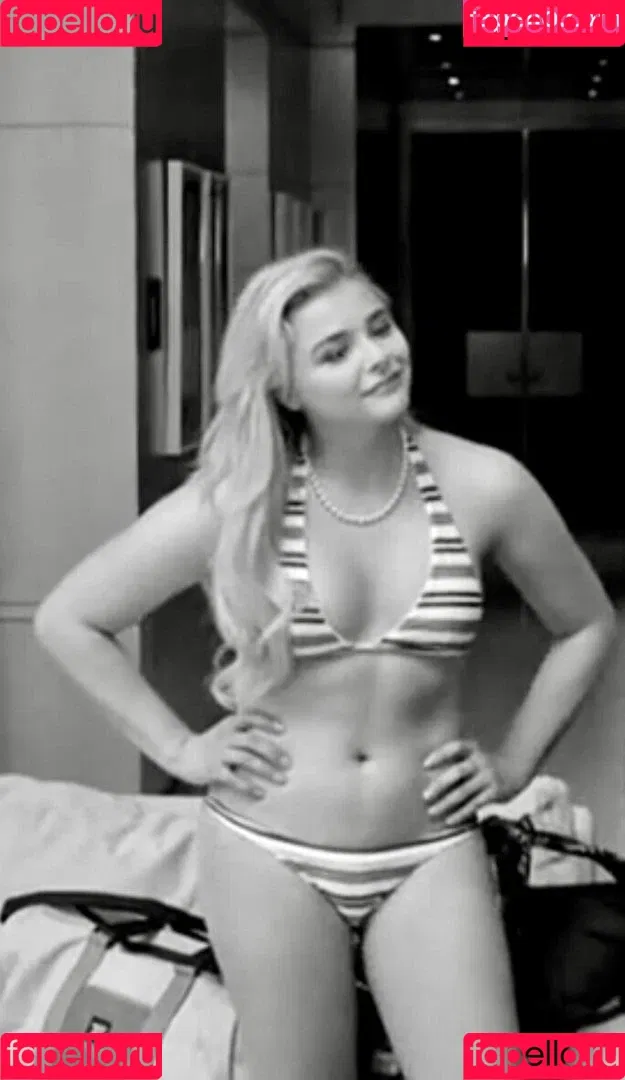 Chloë Grace Moretz / chloegmoretz / https: Onlyfans Photo Gallery 
