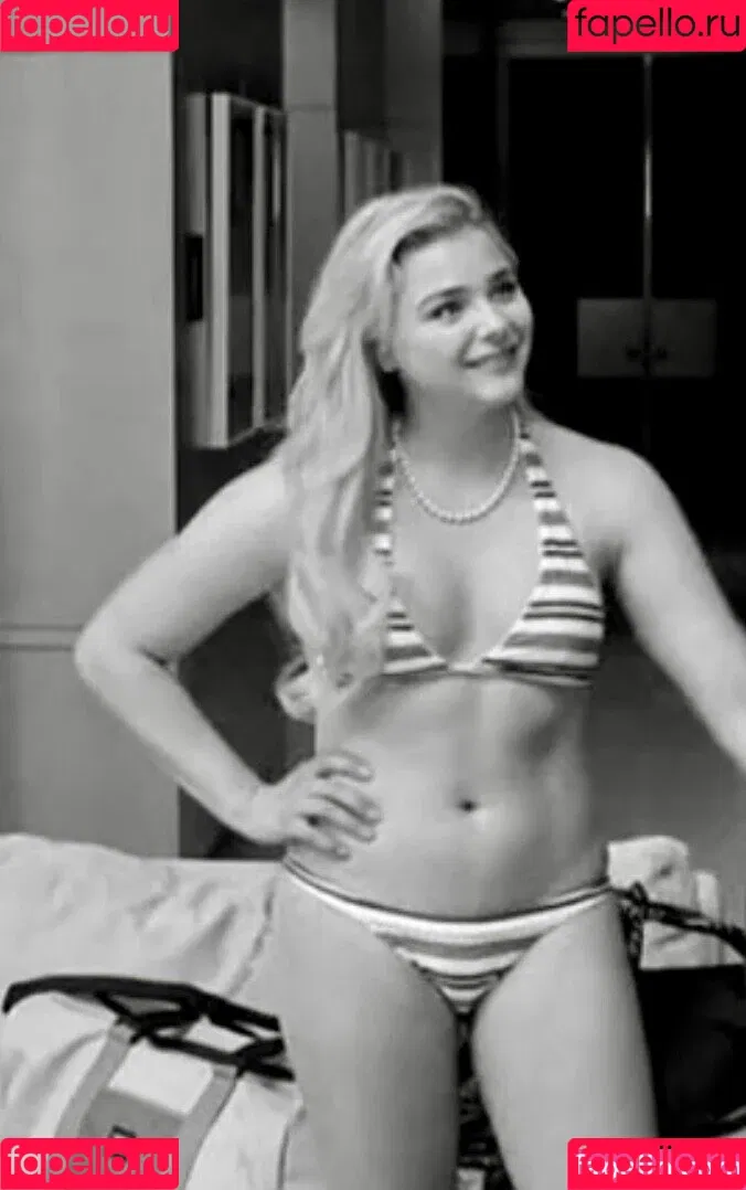 Chloë Grace Moretz / chloegmoretz / https: Onlyfans Photo Gallery 
