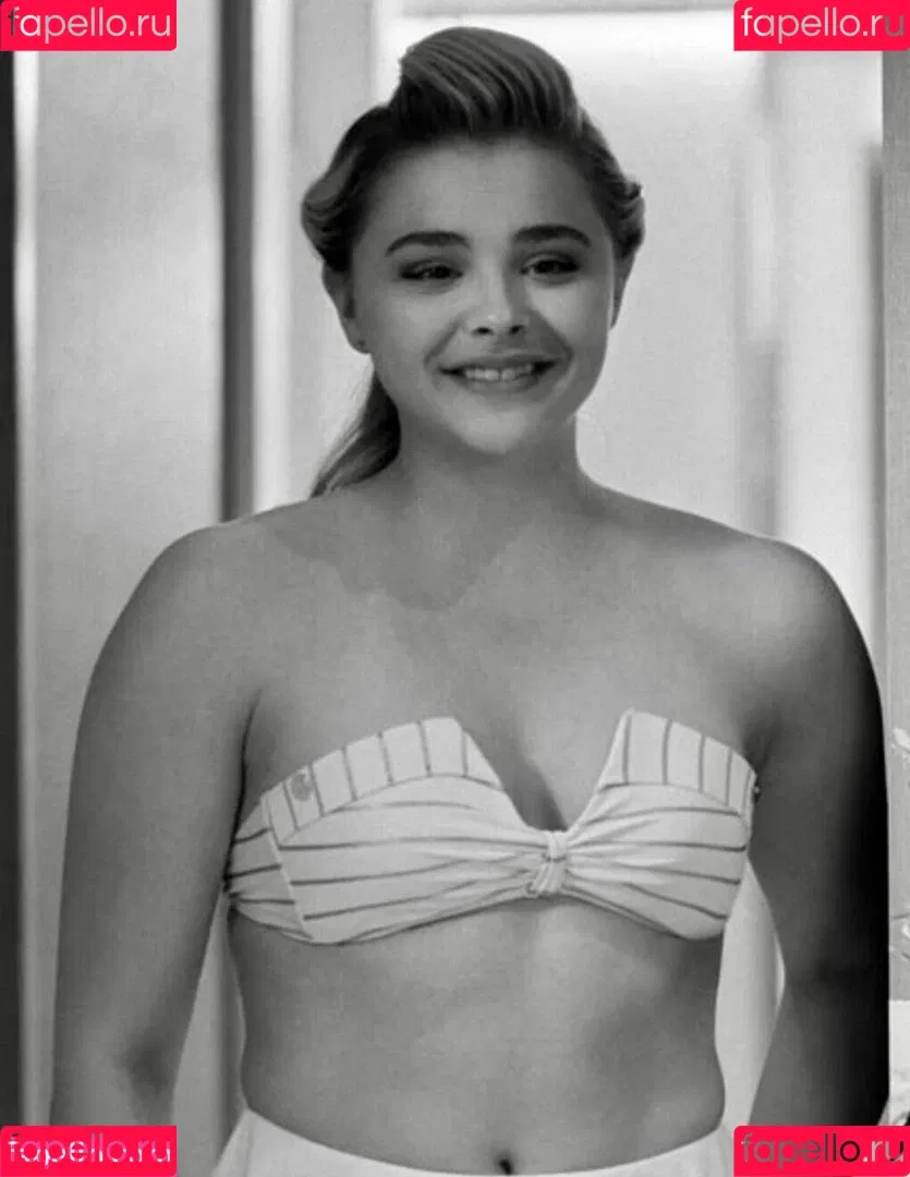 Chloë Grace Moretz / chloegmoretz / https: Onlyfans Photo Gallery 