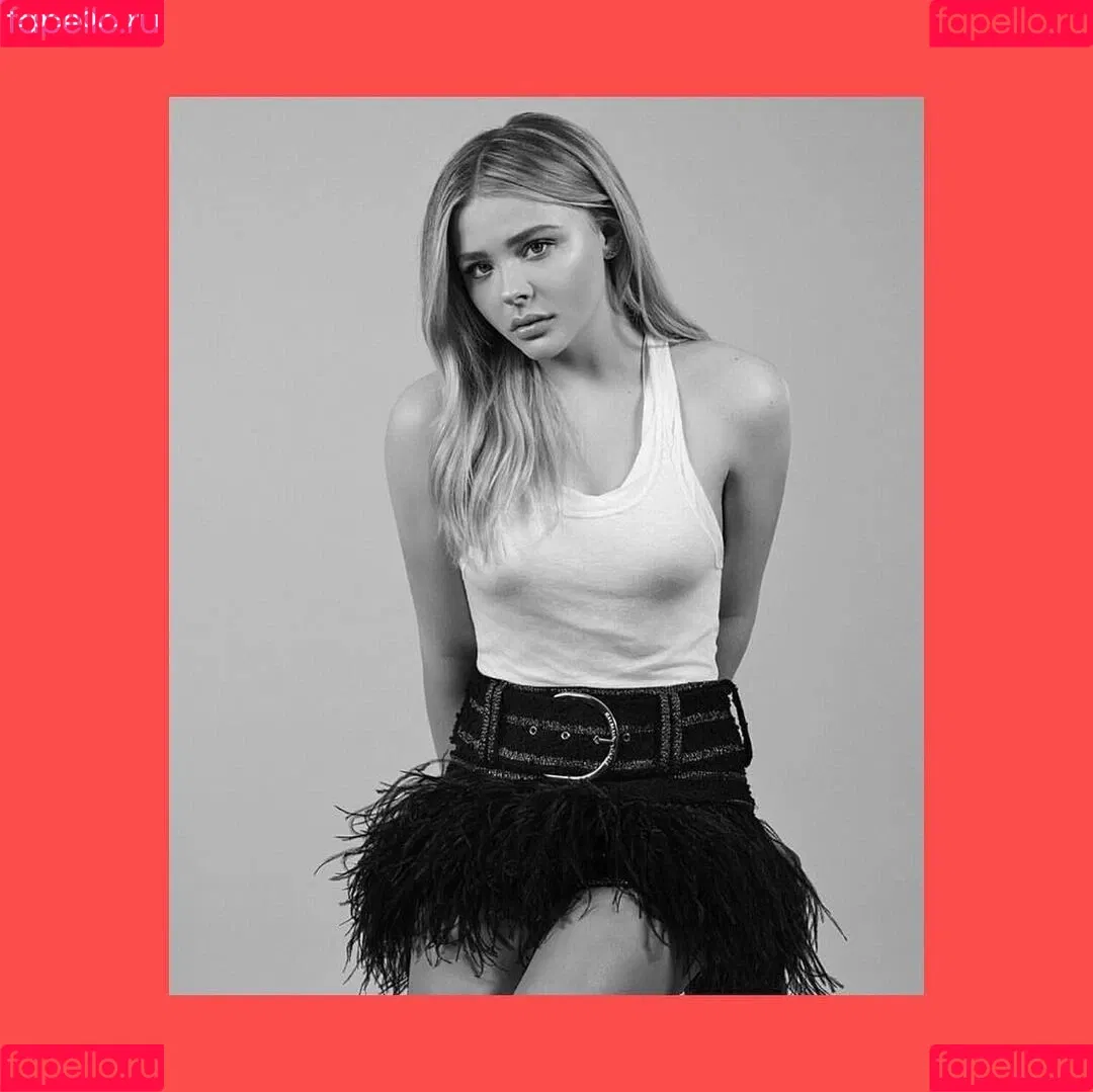 Chloë Grace Moretz / chloegmoretz / https: Onlyfans Photo Gallery 