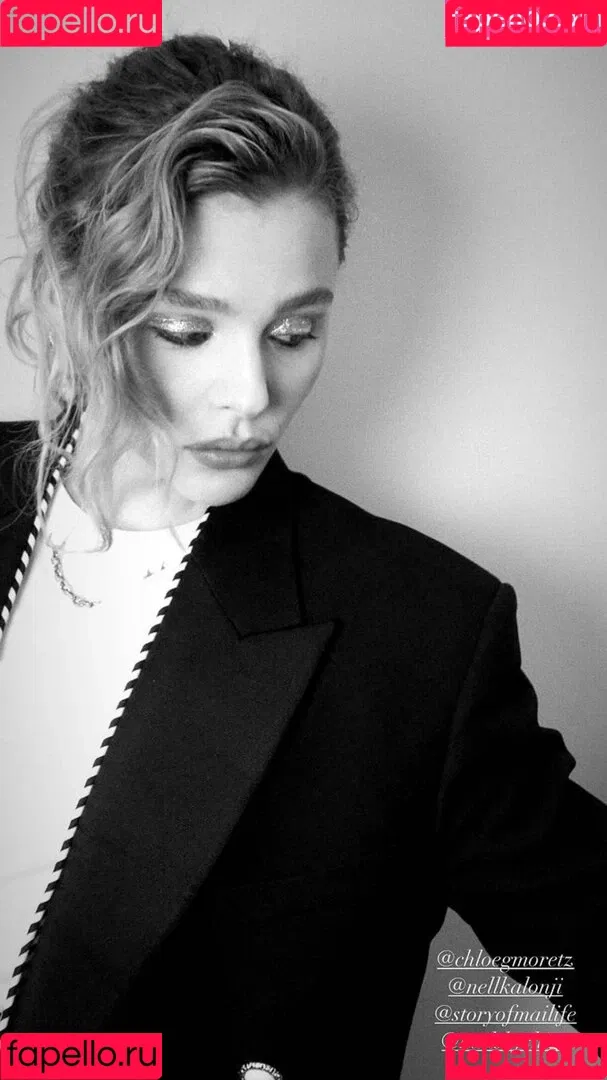 Chloë Grace Moretz / chloegmoretz / https: Onlyfans Photo Gallery 