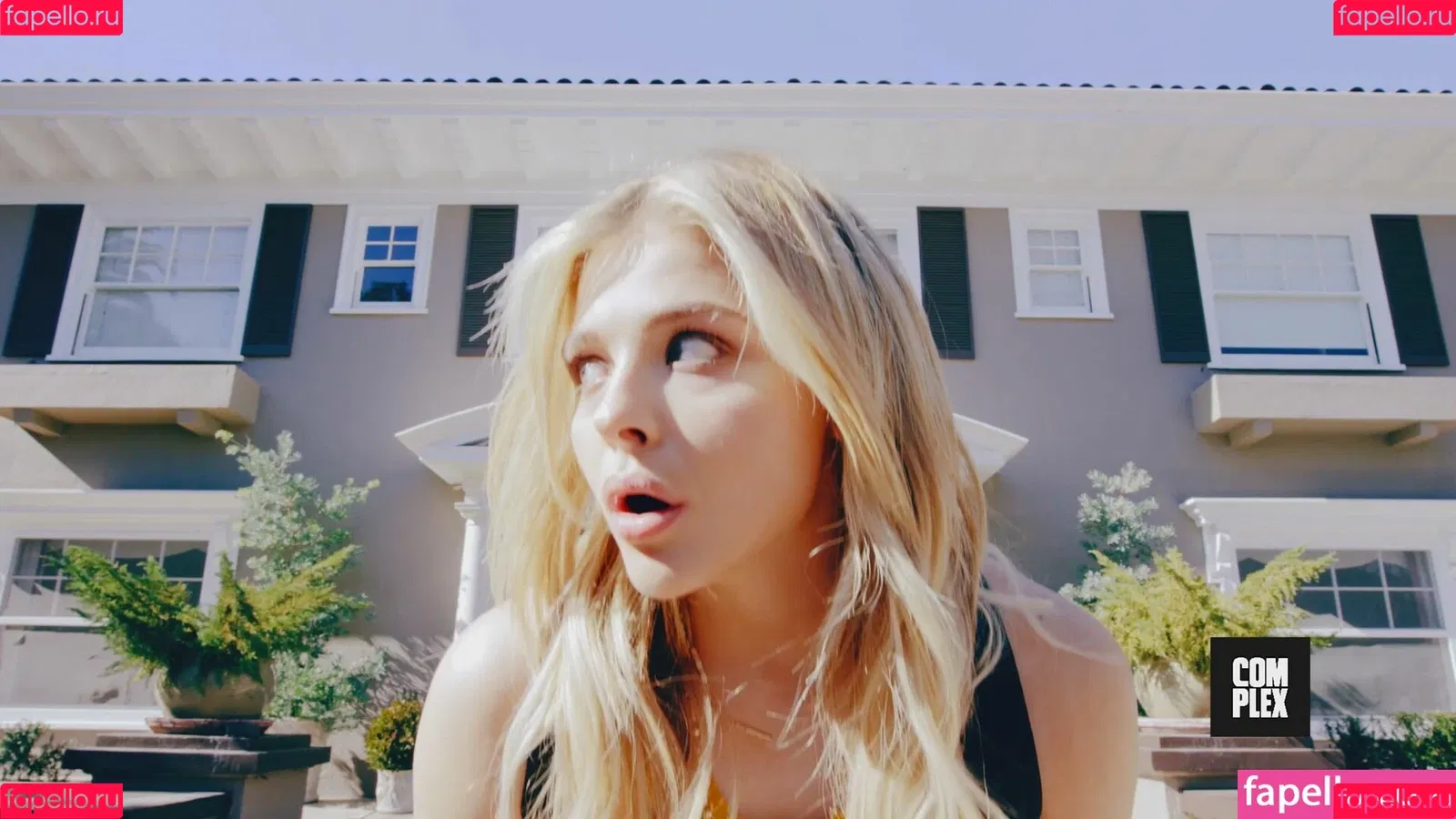Chloë Grace Moretz / chloegmoretz / https: Onlyfans Photo Gallery 