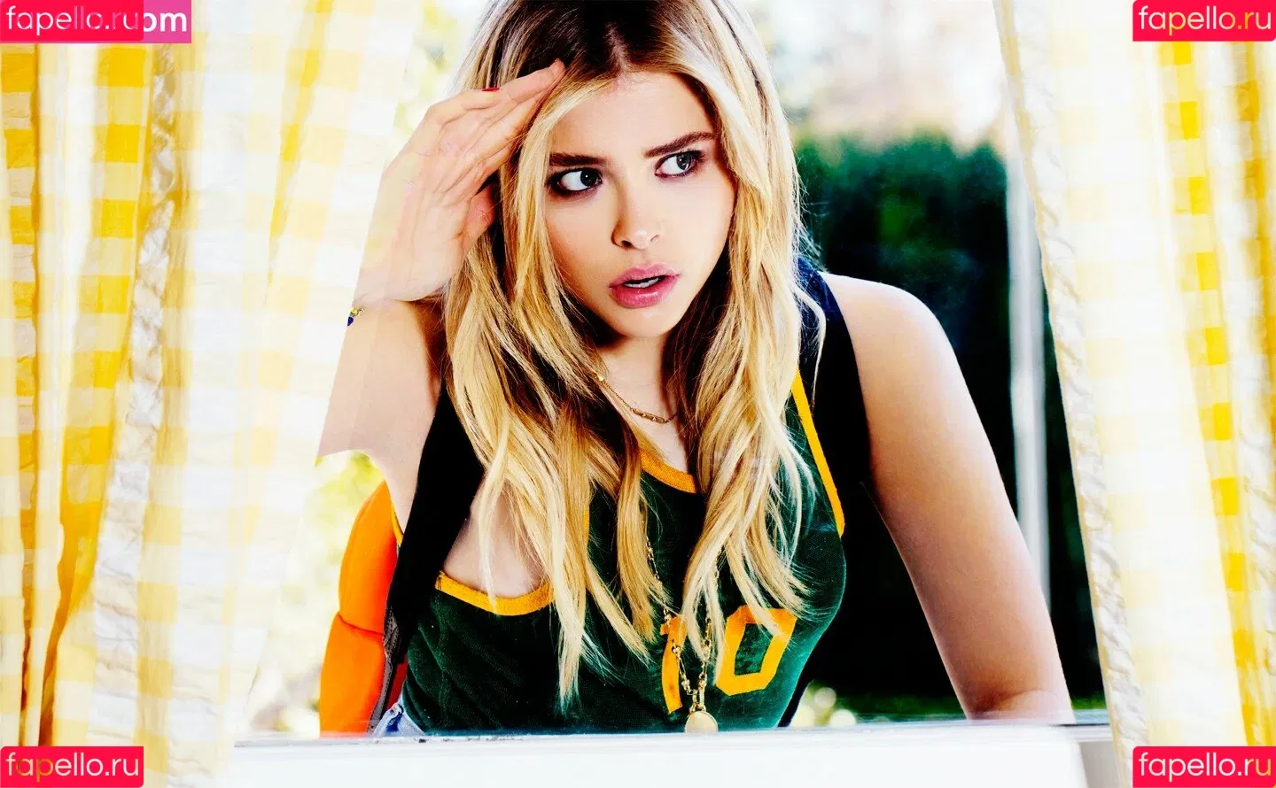 Chloë Grace Moretz / chloegmoretz / https: Onlyfans Photo Gallery 