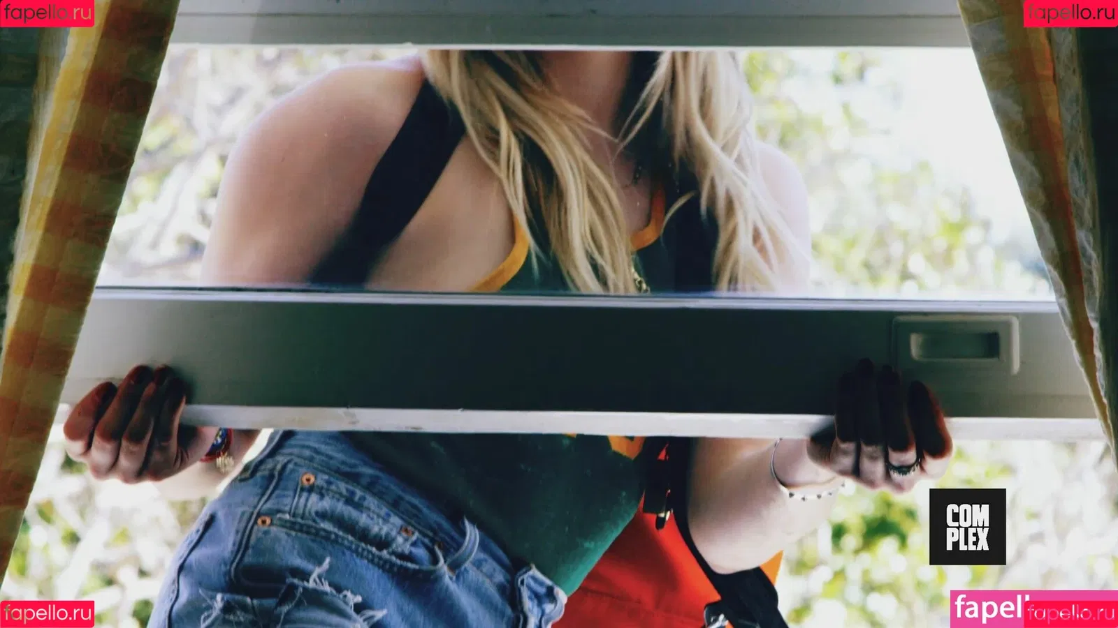 Chloë Grace Moretz / chloegmoretz / https: Onlyfans Photo Gallery 