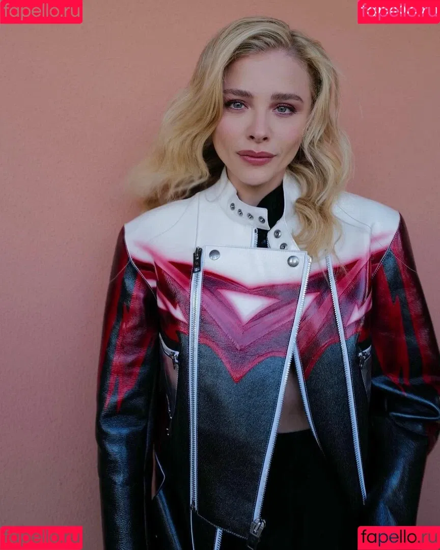 Chloë Grace Moretz / chloegmoretz / https: Onlyfans Photo Gallery 